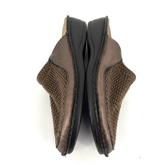 La Plume Women's Flex Bronze Flat Ruched Leather Mules (EU39 - US 8.5) - Picture 3 of 8